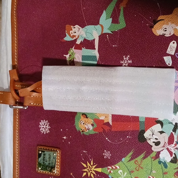 Nwt Disney dooney and bourke Christmas - Picture 3 of 11